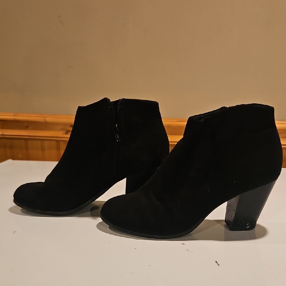 Elegant Black Ankle Boots